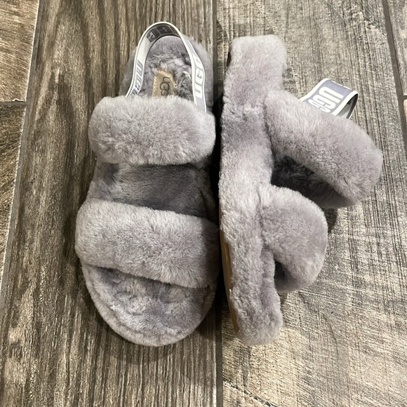 UGG platinum grey slippers - Picture 1 of 4